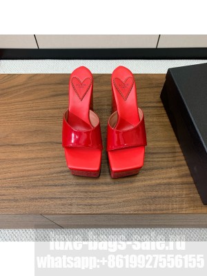 Alaïa WEDGE MULES IN PATENT LEATHER RED