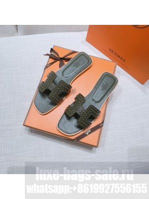 Hermes Oran Flat slippers in calfskin studs Green 056 2021 Collection
