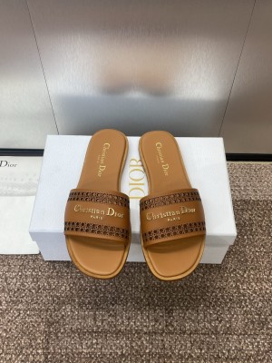Dior D-Lane Slide Camel Calfskin with Openwork Microcannage Motif 2025