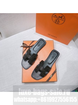 Hermes Oran Flat slippers in calfskin studs Black 055 2021 Collection