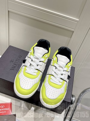 Valentino Garavani ONE STUD Low-Top Nappa Sneaker 2022 collection 07