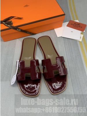 Hermes Oran Patent Calfskin Flat Slide 108 Sandals 2022 Collection