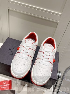 Valentino Garavani ONE STUD Low-Top Nappa Sneaker 2022 collection 021