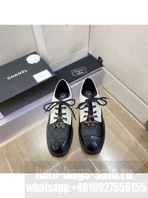 Chanel Lambskin Lace Up With Chain Loafer White/Black 2023SS