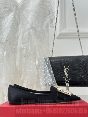 Roger Vivier Crystal buckle in velvet flat Black