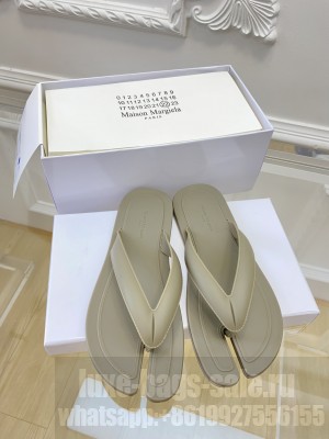 Maison Margiela Tabi Thongs Flip-Flops 06