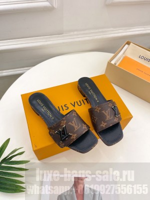 Louis Vuitton Shake Flat Slide Sandals with LV Twist 2023 028