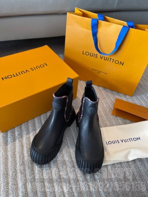 Louis Vuitton Women's Ruby Flat Ranger Boots Black