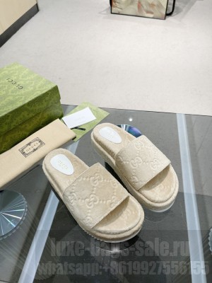 GUCCI Women's GG platform sandal Cotton Sponge 2022 Collection,Beige