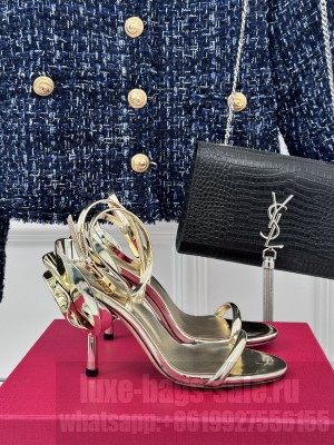 Valentino Garavani Archive Roserouche Sandal in Gold