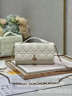 LADY DIOR CHAIN POUCH Cannage Lambskin S0937O white