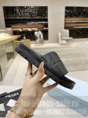 Padded Calfskin Quilted leather Black slides