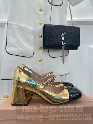 Miu Miu Patent leather pumps with metal chain and artificial pearl Black/Gold