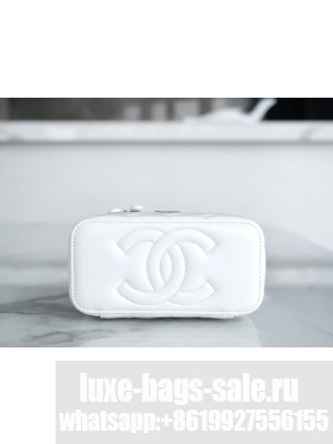 CHANEL 23K CLUTCH WITH CHAIN AP3768 white