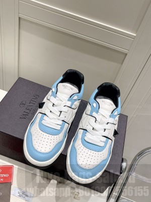 Valentino Garavani ONE STUD Low-Top Nappa Sneaker 2022 collection 010