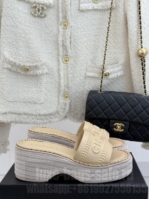 Chanel platform CC with chain slippers beige 2025