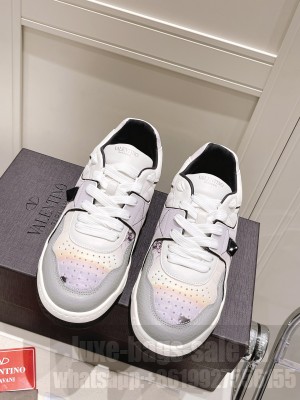 Valentino Garavani ONE STUD Low-Top Nappa Sneaker 2022 collection 022