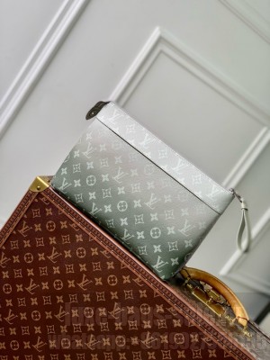 Louis Vuitton Pochette Voyage MM M11545 Khaki Green