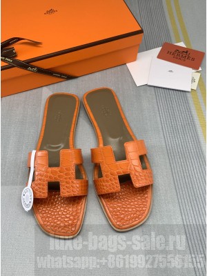 Hermes Oran Crocodile Embossed Leather Flat Slide Sandals 127 2022 Collection