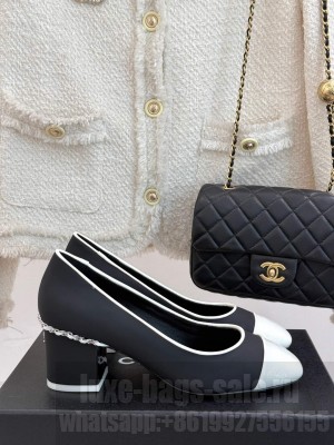 Chanel Lambskin with Chain Pumps Black
