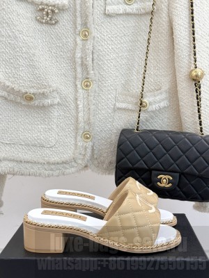 Chanel lambskin slippers with chain beige 2025