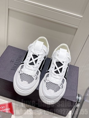 VALENTINO VL7N LOW-TOP SNEAKERS IN CALFSKIN AND MESH FABRIC WITH BANDS SNEAKERS 2022 COLLECITON 010