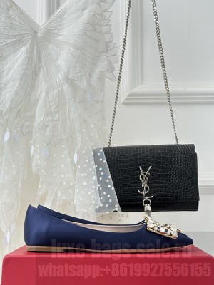 Roger Vivier Crystal buckle in Satin 5cm Pump Navy