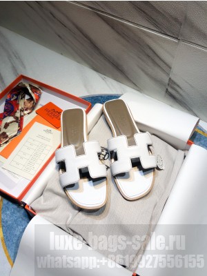 Hermes Oran Flat slippers in Togo Leather 034 2021 Collection
