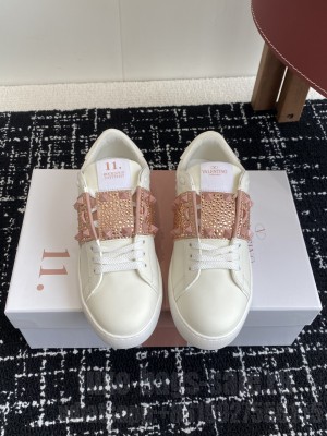 Valentino Garavani Rockstud Untitled sneaker in white calfskin 038 2025