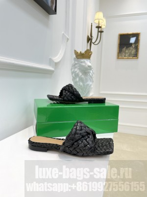 Bottega Venta Flat sandals with twisted Intrecciato raffia strap black 2021 Collection