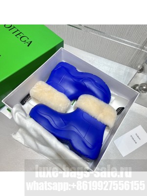 Bottega Veneta PUDDLE Biodegradable rubber Shearling Rain boots Fall/Winter 2021 Collection, Blue