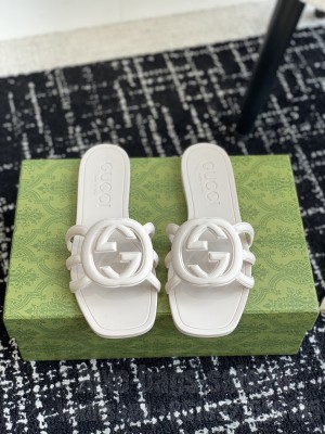 Gucci Women's slide sandal with interlocking G White Rubber 2024