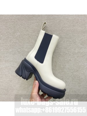 Bottega Veneta 9.5cm Flash Calfskin Chelsea boots 9.5cm Sea Salt/Black 2021 Collection