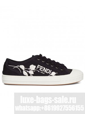 Fendi Women's Domino 8E8325 Black