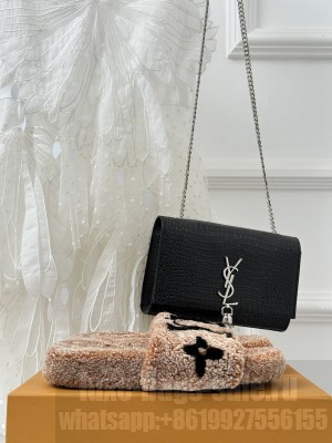Louis Vuitton Shearling Flat Slide Sandals 2023 024