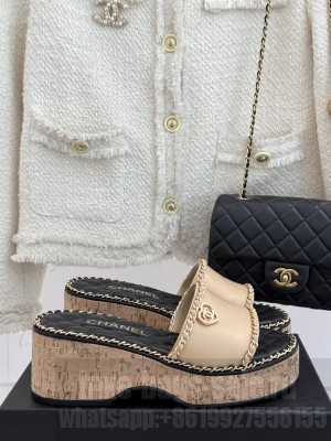 Chanel platform double C with chain slippers Beige leather 2025