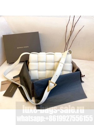 Bottega Veneta Padded Cassette Shoulder Bag 26cm Lambskin Leather Fall/Winter 2020 Collection,  White