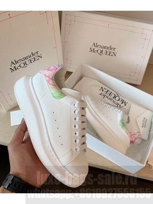Alexander McQueen Oversized sneaker 02