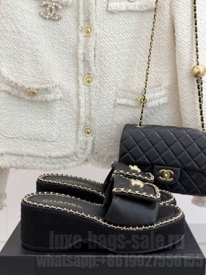 Chanel platform CC Turn Lock with chain slippers black leather 2025