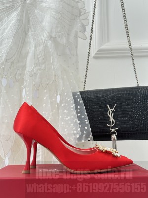 Roger Vivier Flower Strass Buckle 8.5cm Pumps in Satin red