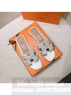 Hermes Oran Flat slippers in calfskin studs White 053 2021 Collection