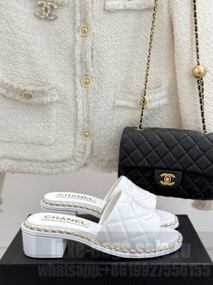 Chanel lambskin slippers with chain white 2025