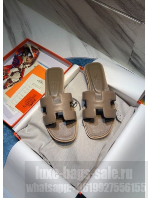 Hermes Oran Flat slippers in Togo Leather 043 2021 Collection