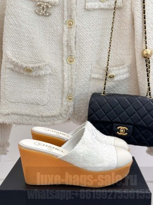 Chanel Platform with CC Logo Woolen mules white 2025