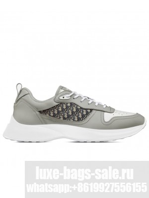 Christian Dior Men's B25 Runner Sneaker Gray