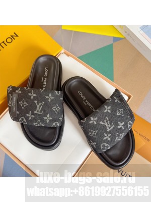 Louis Vuitton Unisex Pool pillow comfort mule 09