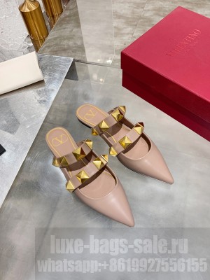 VALENTINO ROMAN STUD FLAT MULE IN CALFSKIN ROSE CANNELLE