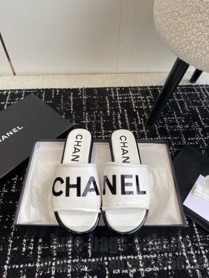 Chanel CC Logo Fabric Slide Mule 2024 017