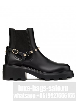 Valentino Women's Rockstud Calfskin Beatle 55MM Black