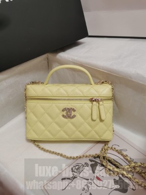 Chanel CLUTCH WITH CHAIN AP4483 yellow